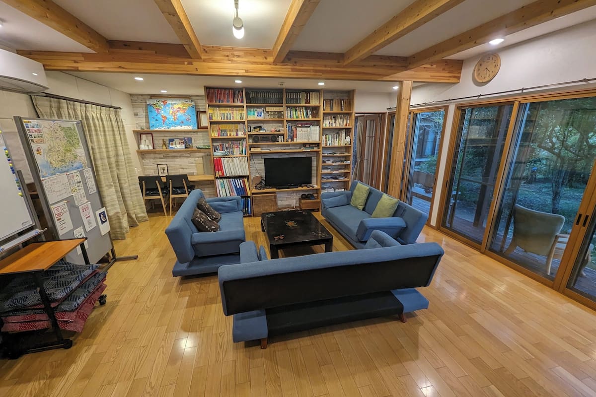 Maison Confort, 4 chambres (Private Vacation Home) | Coin séjour