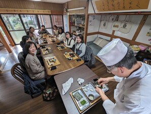 Breakfast, lunch, dinner served; garden views - guesthouse KEY's (Nishio)