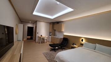 Deluxe Oda, Mutfak | Masa, güneşlik/perde, ücretsiz kablosuz İnternet, çarşaf takımı