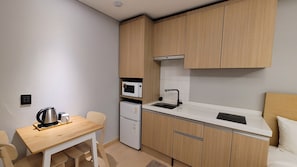Business Twin Room | Desk, blackout curtains, free WiFi, bed sheets - World Tourist Hotel (Pyeongtaek)