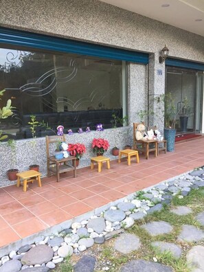 Interior entrance - Lucky Hot Spring B&B (Taimali)