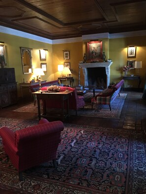 Maison, plusieurs chambres | Coin séjour