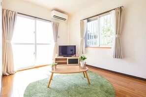 디지털 채널 시청이 가능한 32인치 LCD TV, TV