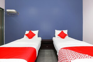 Chambre Standard avec lits jumeaux | Wi-Fi gratuit, draps fournis
