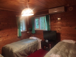 Zweibettzimmer (with Extra Bed)