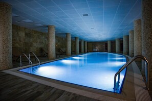 Indoor pool, outdoor pool - Khazar Palace Hotel & Restaurant (Lankaran)