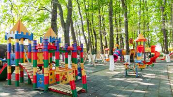 Children’s play area – outdoor