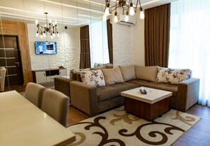 Minibar, in-room safe, blackout curtains, soundproofing - Khazar Palace Hotel & Restaurant (Lankaran)