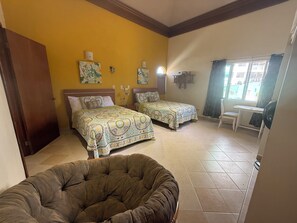 4 habitaciones, tabla de planchar con plancha y wifi gratis 