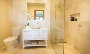 Bathroom - Drom Aluinn B & B (Acheron)