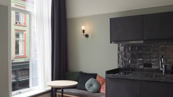 Studio (Staff) | Living area | Flat-screen TV