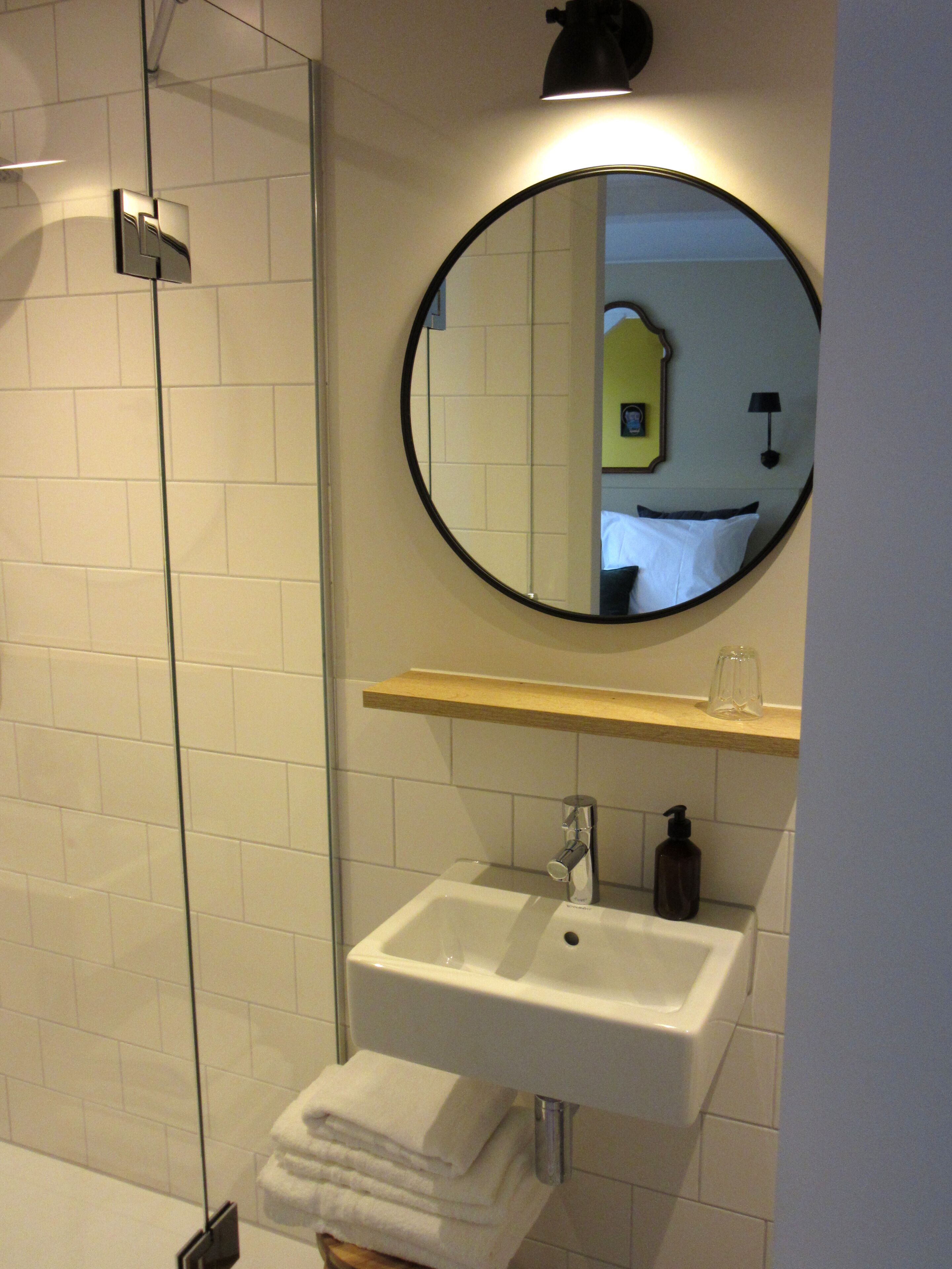 comfort double room (dioxines) | bathroom sink