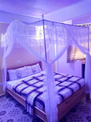 Kamar Twin | Meja kerja, Wi-Fi gratis, dan seprai linen