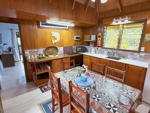 Dining - Coco Cottage-Beachfront Romance or Budget Family (Savusavu)