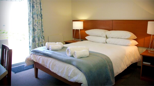 Deluxe Double Room, Balcony | Free WiFi, bed sheets