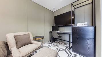 Deluxe Double Room | Desk, soundproofing, free WiFi