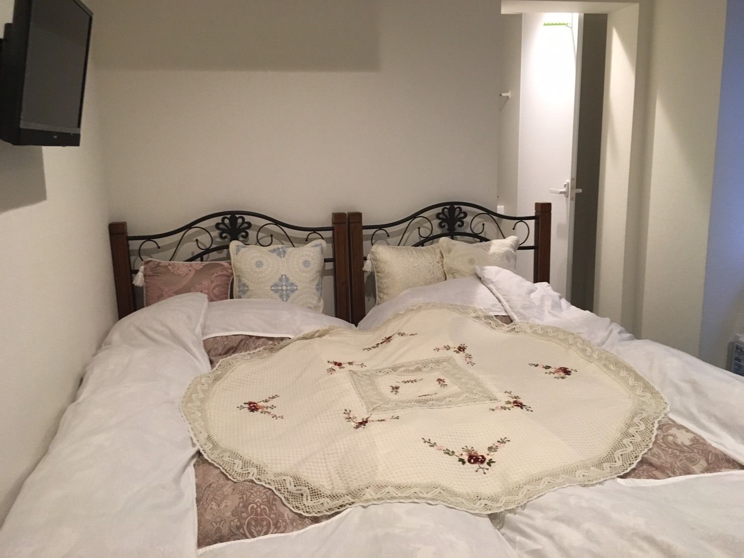 Down duvets, free WiFi