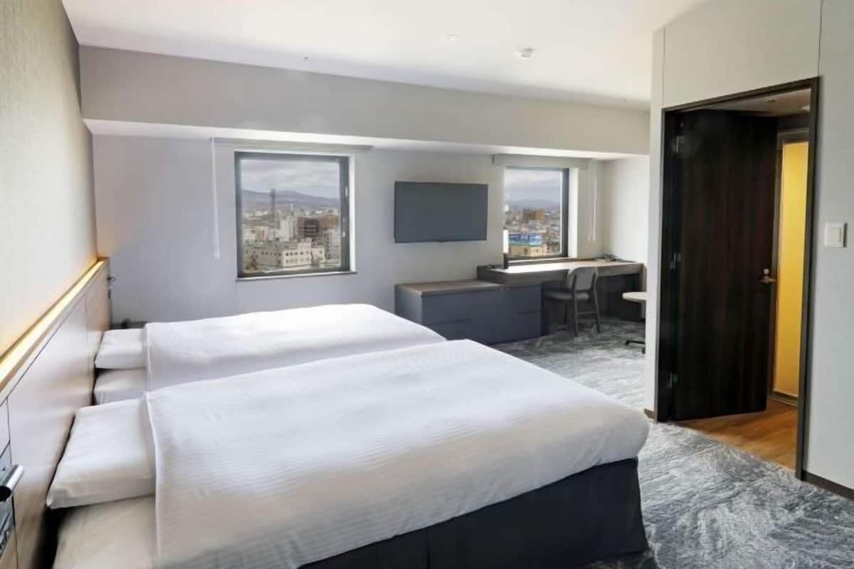 Premium bedding, soundproofing, free WiFi, bed sheets