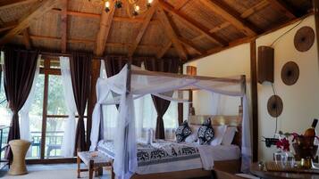 Habitación Deluxe, 1 habitación, barra de apoyo en la tina, baño privado | Ropa de cama de alta calidad y camas Select Comfort