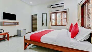 2 bedrooms, soundproofing, free WiFi, bed sheets