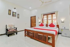 2 bedrooms, soundproofing, free WiFi, bed sheets - Ekdant Holiday Home Ganpatipule (Ratnagiri)