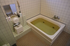 Free toiletries, hair dryer, slippers, towels - Island Hostel Rebunshiri (Rebun)