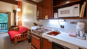 Apartment (1 Bedroom) | Private kitchenette - 56SLL - Fireplace - Inexpensive - Kitchenette - Sleeps 4 (Deming)
