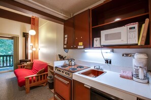 아파트 (1 Bedroom) | 전용 간이 주방 | 냉장고, 전자레인지, 쿡탑, 커피/티 메이커