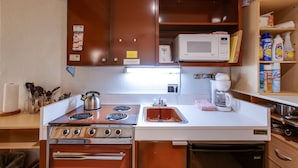 Apartment (1 Bedroom) | Private kitchenette - 56SLL - Fireplace - Inexpensive - Kitchenette - Sleeps 4 (Deming)