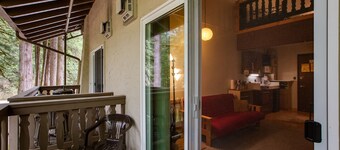 56SLL - Fireplace - Inexpensive - Kitchenette - Sleeps 4