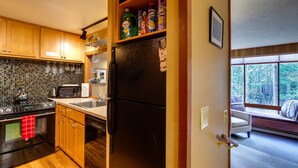 Apartment (3 Bedrooms) | Private kitchen