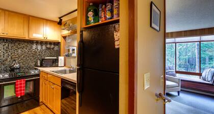 41SW - Sauna - WiFi - Fireplace - Sleeps 8