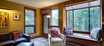 41SW - Sauna - WiFi - Fireplace - Sleeps 8