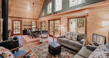 21GS - Log Cabin - Pets Ok - Sleeps 6