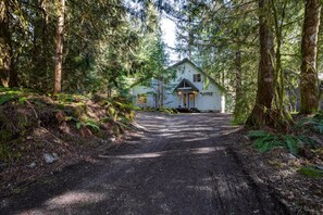 Property grounds - 19MBR - Hot Tub - Sauna - BBQ - Pets Ok - WiFi - Sleeps 10 (Deming)