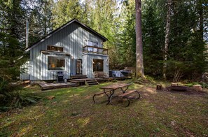 BBQ/picnic area - 19MBR - Hot Tub - Sauna - BBQ - Pets Ok - WiFi - Sleeps 10 (Deming)