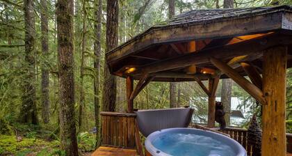 25SL - Hot Tub - BBQ - Pets Ok - WiFi - Sleeps 6