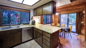 Villa (3 Bedrooms) | Private kitchen
