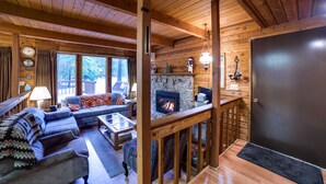 Villa (3 Bedrooms) | Living area