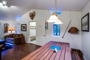 Interior - 16GS - Hot Tub - BBQ - Pets Ok - Sleeps 2 (Deming)