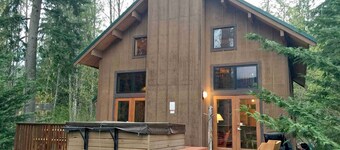 44MBR - Hot Tub- Pets Ok - WiFi - BBQ - Sleeps 6