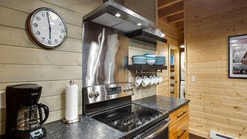 Villa (2 Bedrooms) | Private kitchen | Full-sized fridge, microwave, oven, stovetop