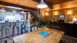 Family dining - 98SL - Hot Tub - BBQ - Pets Ok - WiFi - Sleeps 6 (Deming)