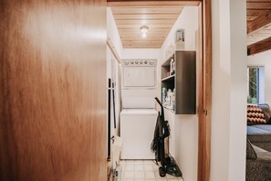 Cabin (3 Bedrooms) | Laundry