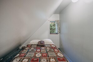 3 bedrooms, free WiFi, bed sheets - 67MF- Hot Tub - Pets Ok - BBQ - Sleeps 5 (Maple Falls)