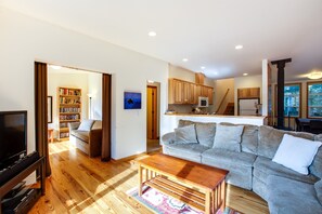 Villa (3 Bedrooms) | Living room