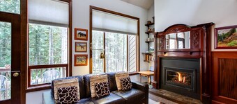 57SW - Fireplace - WiFi - Sleeps 6