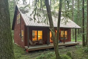 Front of property - 12GS - BBQ - WiFi - Dishwasher - Sleeps 4 (Deming)