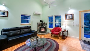 Living area - 12GS - BBQ - WiFi - Dishwasher - Sleeps 4 (Deming)