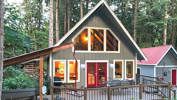 Outdoor dining - 99MBR - Hot Tub - WiFi - Pets Ok - BBQ - Sleeps 6 (Deming)